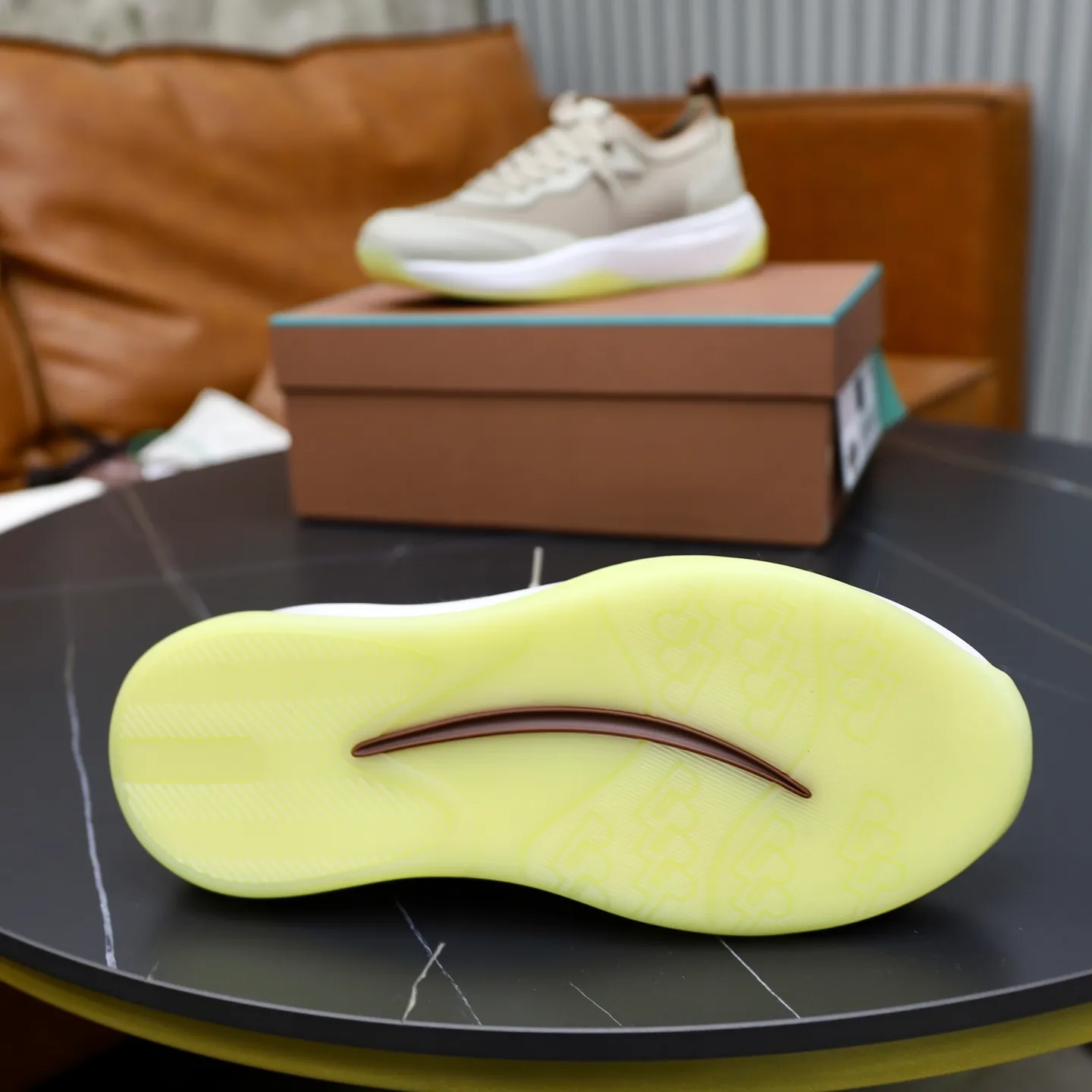 Factory price: 💰620 Loropiana LP men's shoes ♞size; 38-44 "45.46 customization" cowhide stitching and cowhide feet. It is really easy to wear, lazy, relaxed, casual, perfect comfort, and there are many color choices, and they all look good with clothes. Is it true that Loropiana can bring social value? “Loropiana is the best thing money can buy”